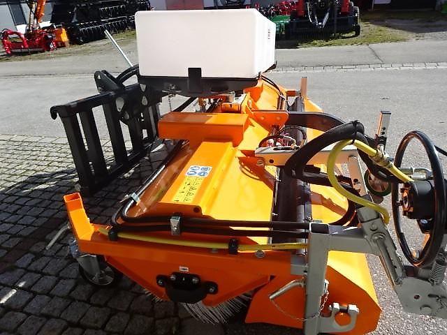 TALEX Kehrmaschine- 2,3 Meter- Seitenbesen- Wassertank - Sonderpreis