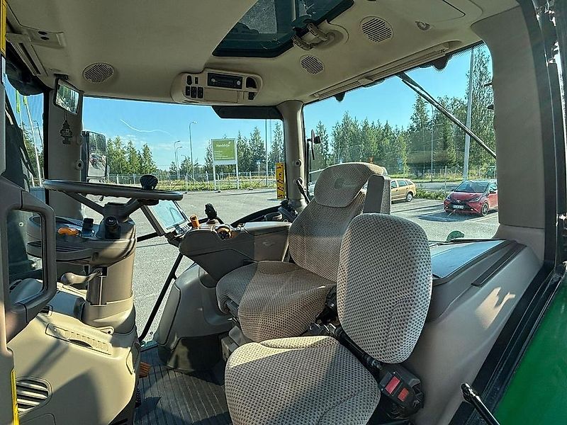 John Deere 6155R TRAKTORI