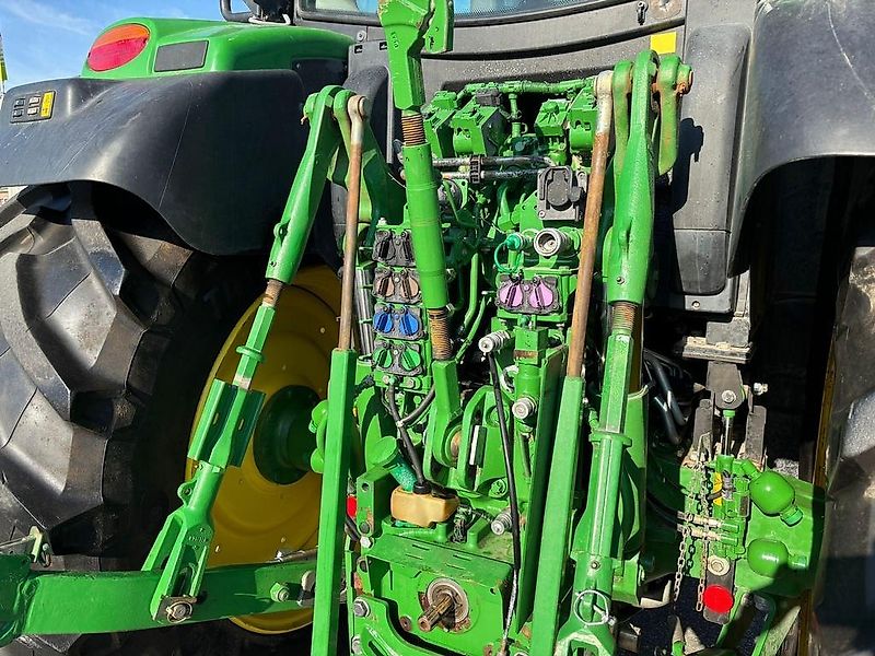 John Deere 6155R TRAKTORI