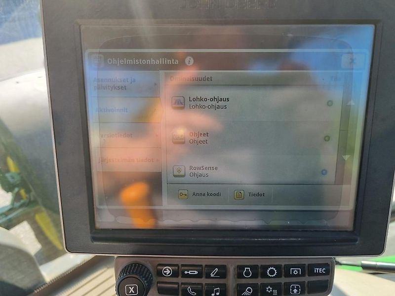 John Deere 6155R TRAKTORI