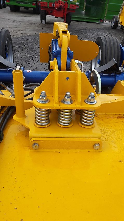 Bomford TRI-WING 6000