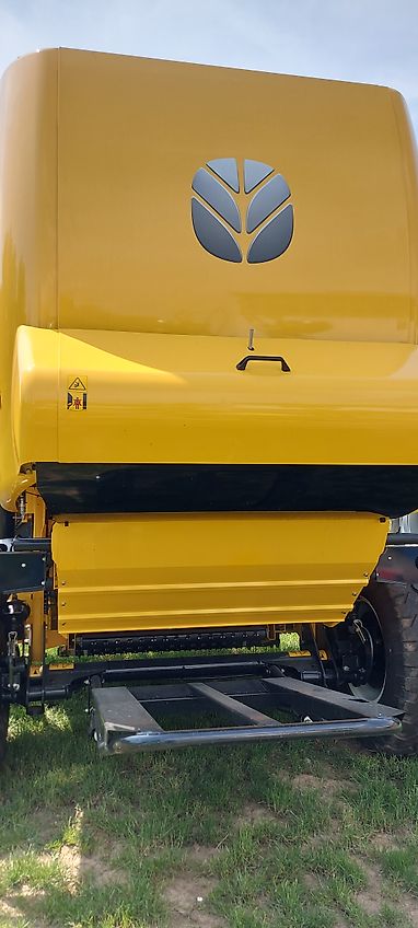 New Holland Rundballenpresse Roll-Belt RB180 #NewHolland