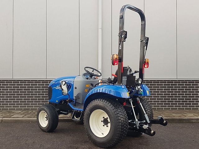 New Holland BOOMER 25 HST STAGE V