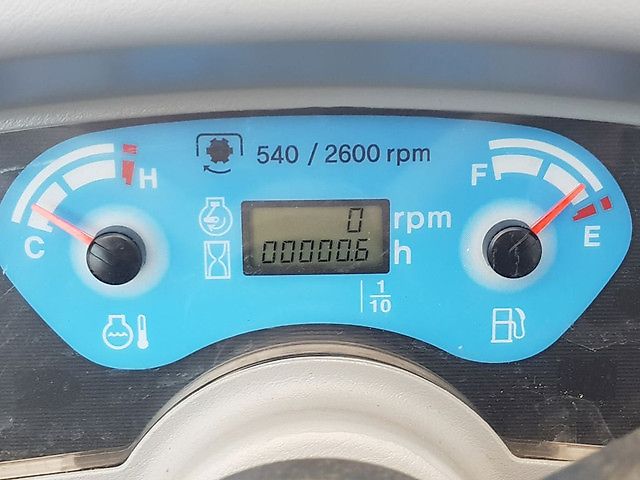 New Holland BOOMER 25 HST STAGE V