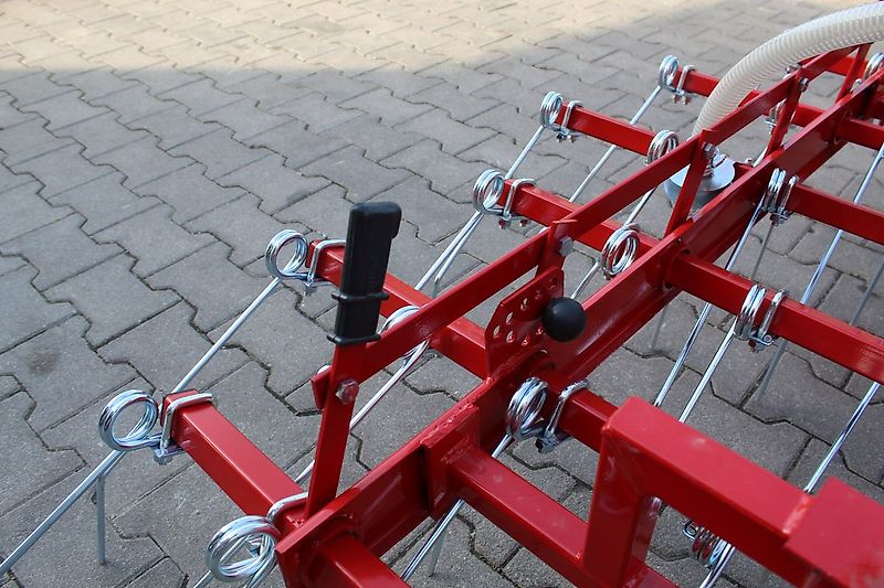 SAT Wiesenstriegel+Nachsaattechnik