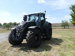 Valtra T235