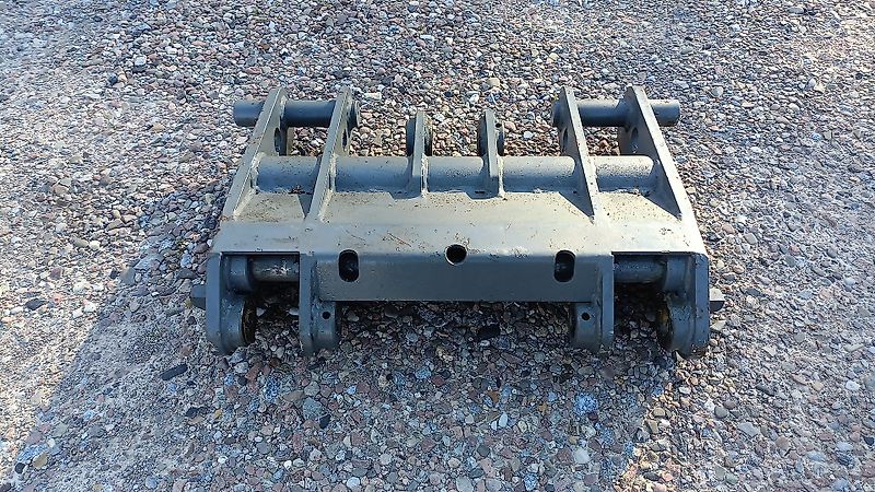 Giant Schnellwechselrahmen mit hydr. Geräteverriegelung