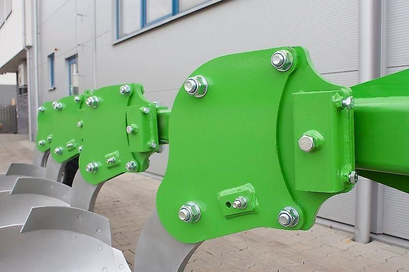 Bomet Pflug / Single-beam plow / Charrue mono-poutre / Aratro / Плуг / Pług jednobelkowy Libra 3+1