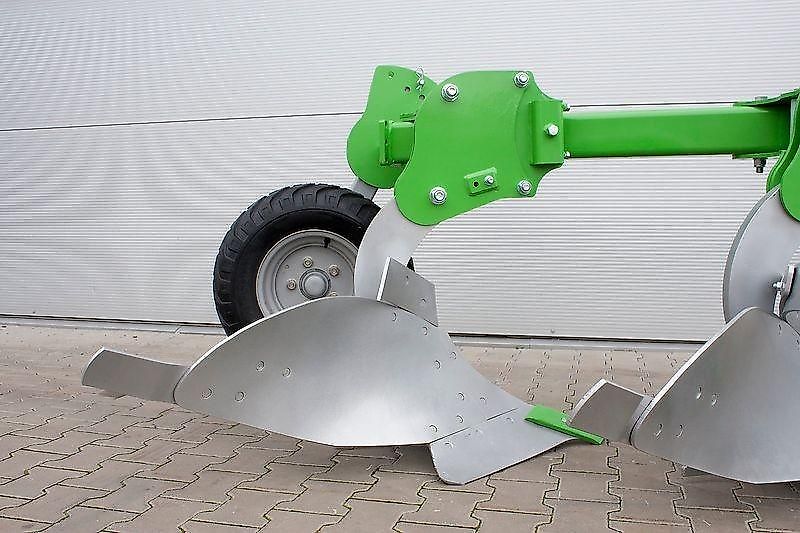 Bomet Pflug / Single-beam plow / Charrue mono-poutre / Aratro / Плуг / Pług jednobelkowy Libra 3+1