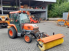 Kubota STV32