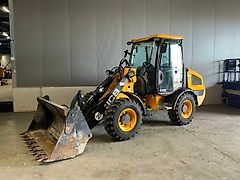 JCB 406