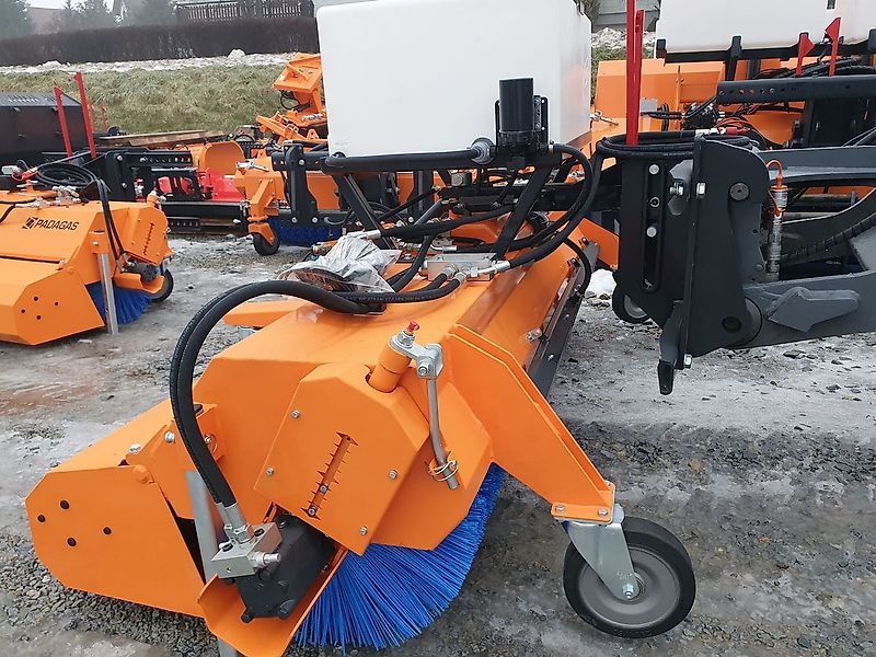 PADAGAS FOX H Kehrmaschine Hoflader Radlader Traktor