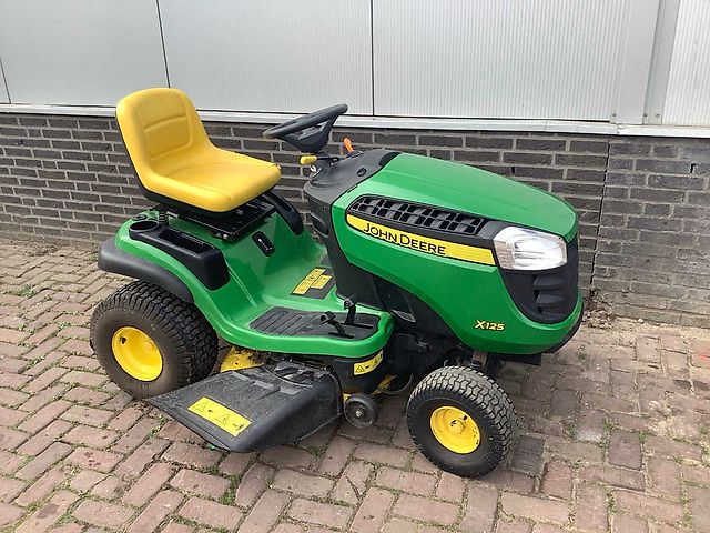 John Deere x125
