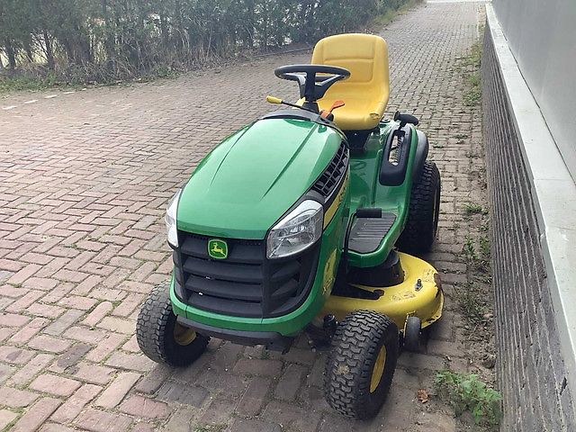John Deere x125
