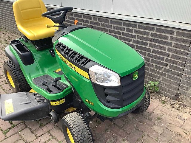 John Deere x125