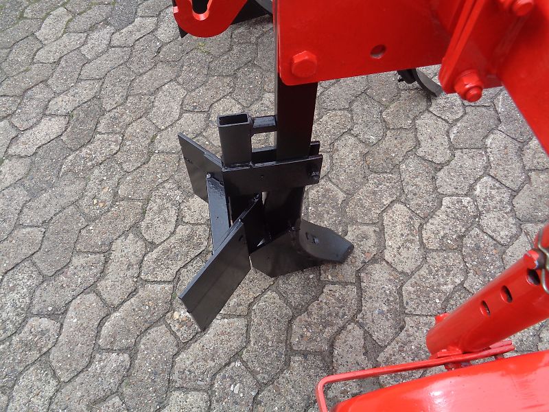 Kongskilde/Becker Howard Kurzgrubber Frontgrubber Zwischenachsgrubber Spezialgrubber 200cm 2 Doppelherzgrubberstiele 2 Grubberstiele 380mm Scharbreite Tiefgang bis 630mm für Kabelgräben Drainagen oder was sonst noch ins Erdreich Verlegt werden soll