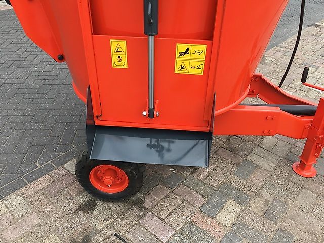 VEMAC Futtermischwagen Futterwagen Boxer FM200S Anhänger Futter NEU