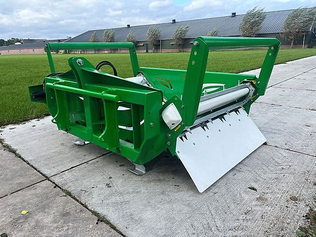 Hustler LX104