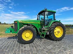 John Deere 8200