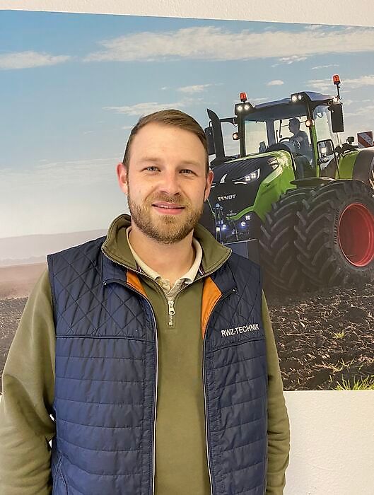 Contact Niklas Schlagwein