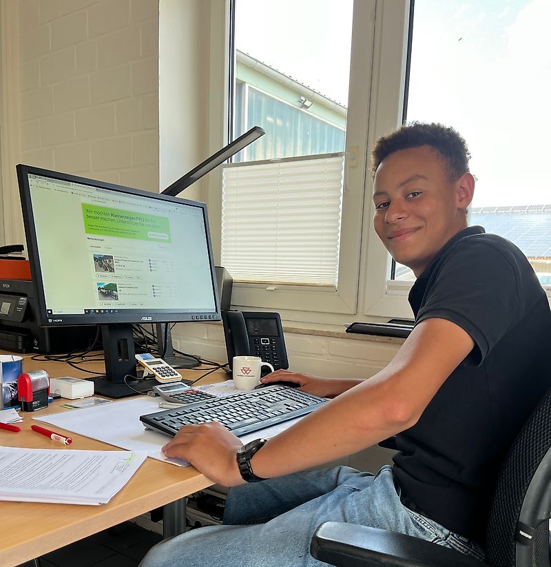 Contact Mr. Alexander Petersen