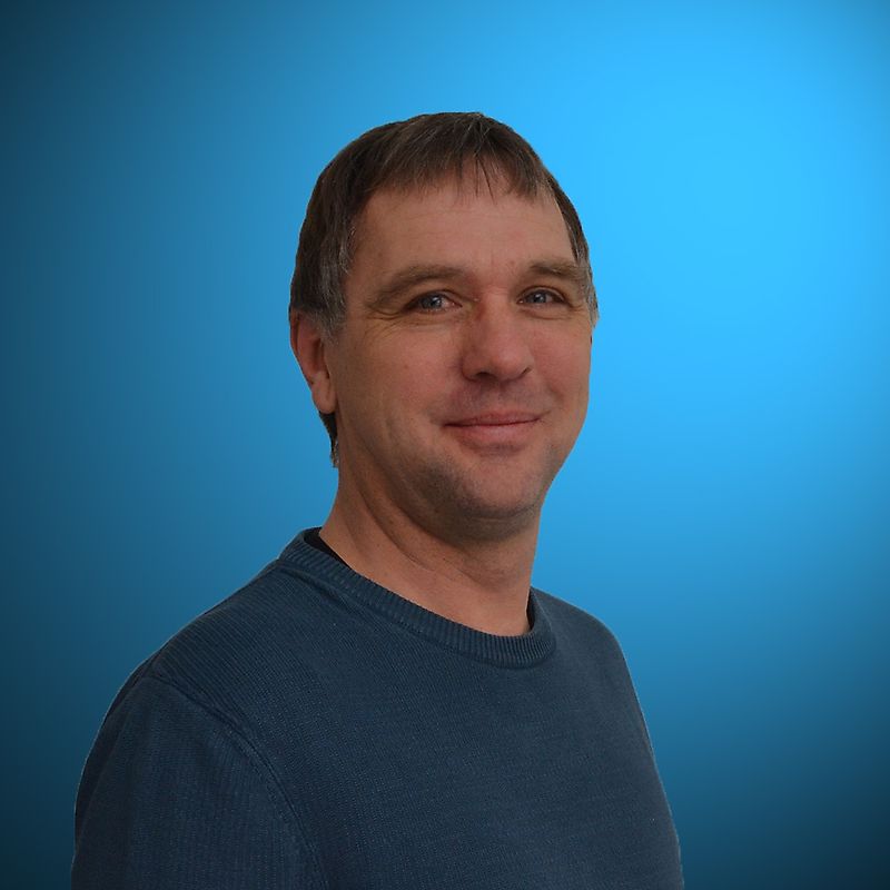 Contact Mr. Axel Lüneborg